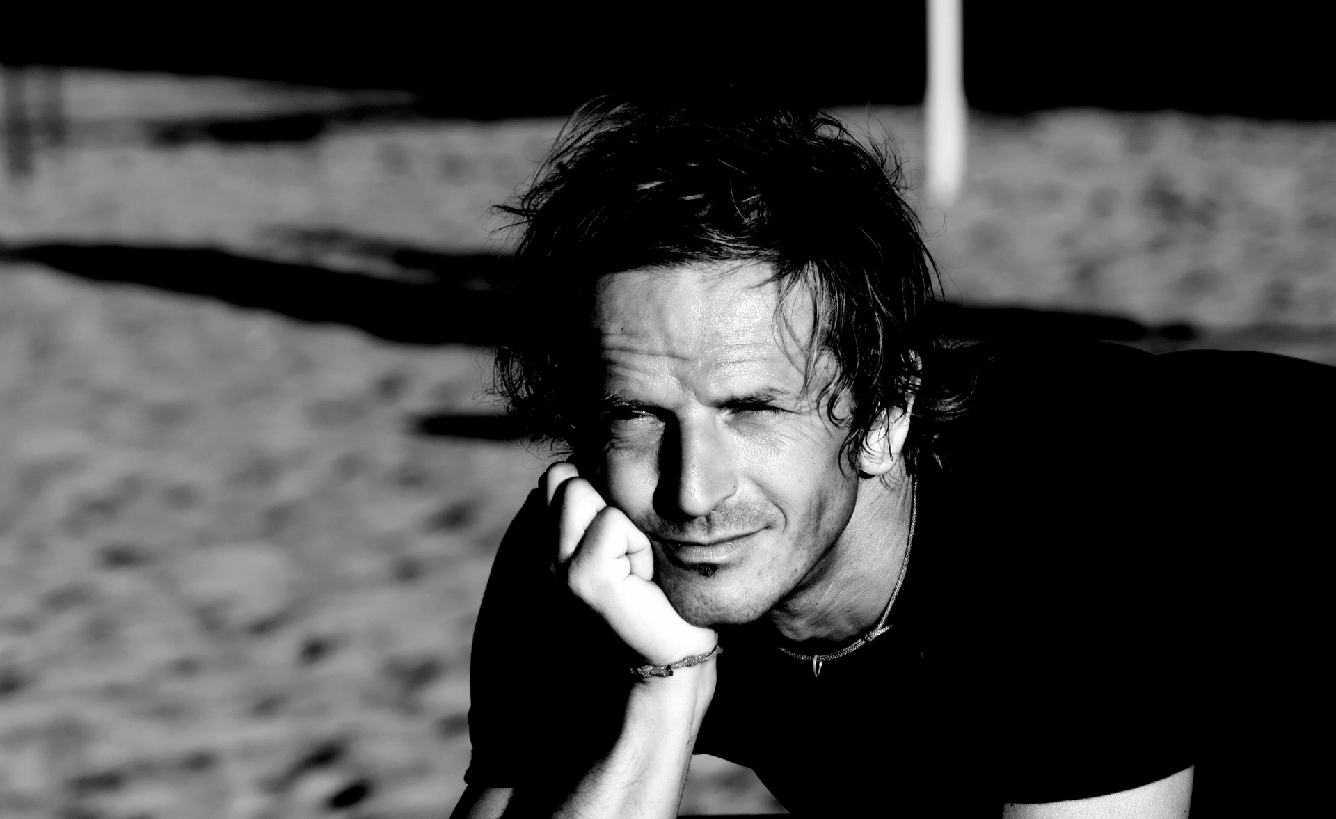 Portrait noir et blanc - Ma photographie et mon histoire, en quelques mots.
