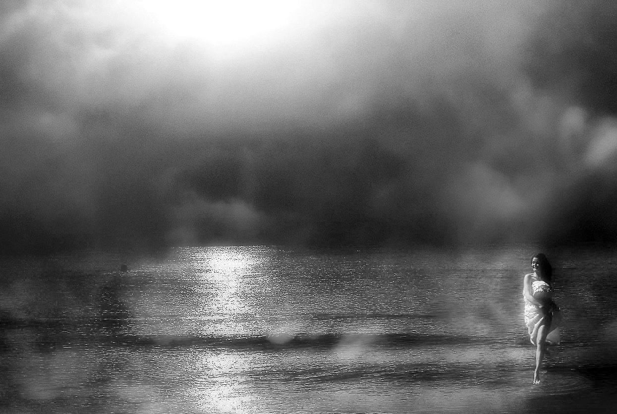 Art photographique (FINE ART NB) - Brume au crépuscule sur une mer effleurée
