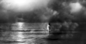 Photographie FINE ART en noir et blanc - Brume au crépuscule sur une mer effleurée